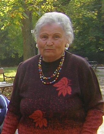 Anyu, Nyuszi, Marika néni